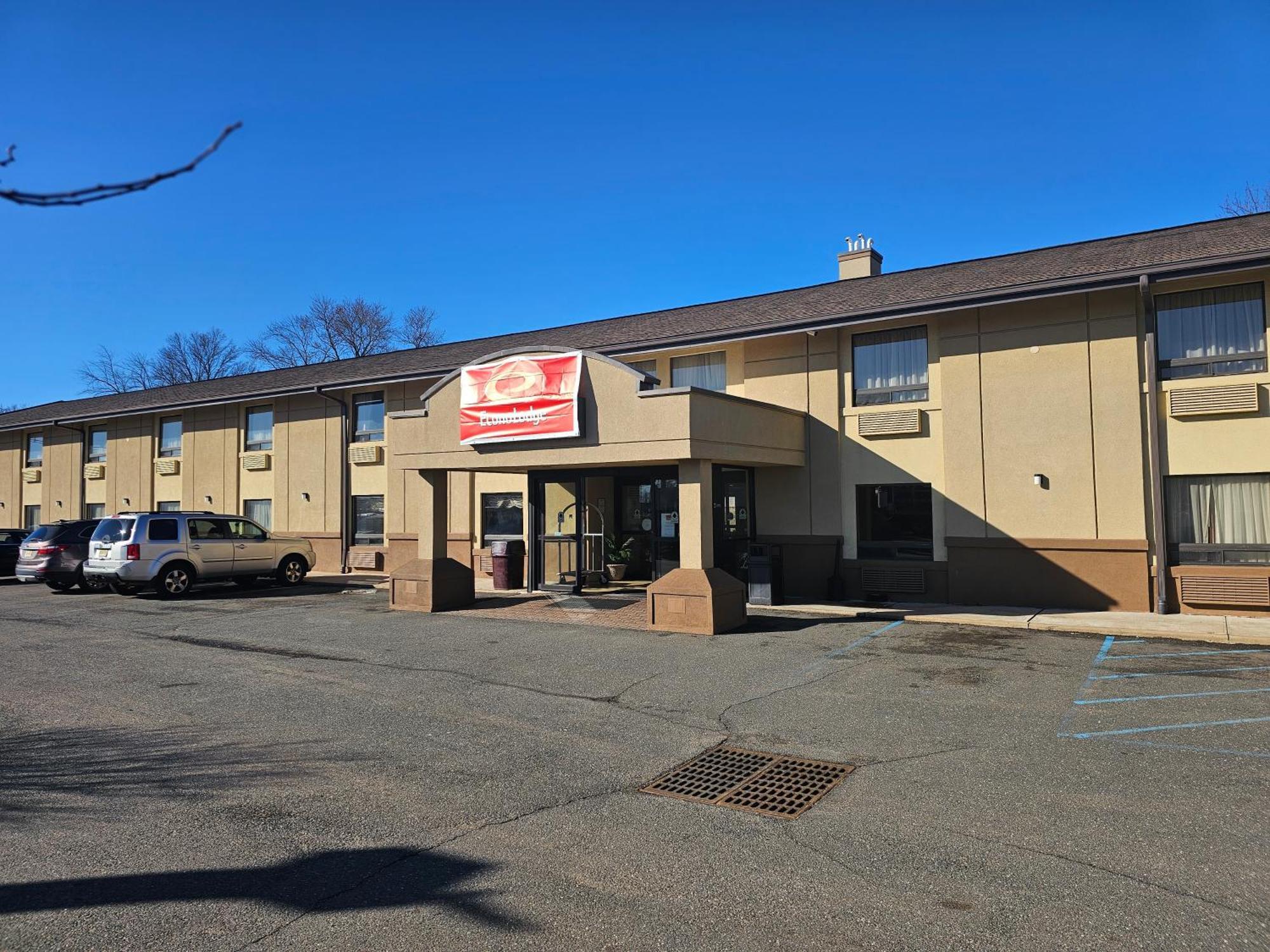 Econo Lodge Woodbridge Iselin Eksteriør billede