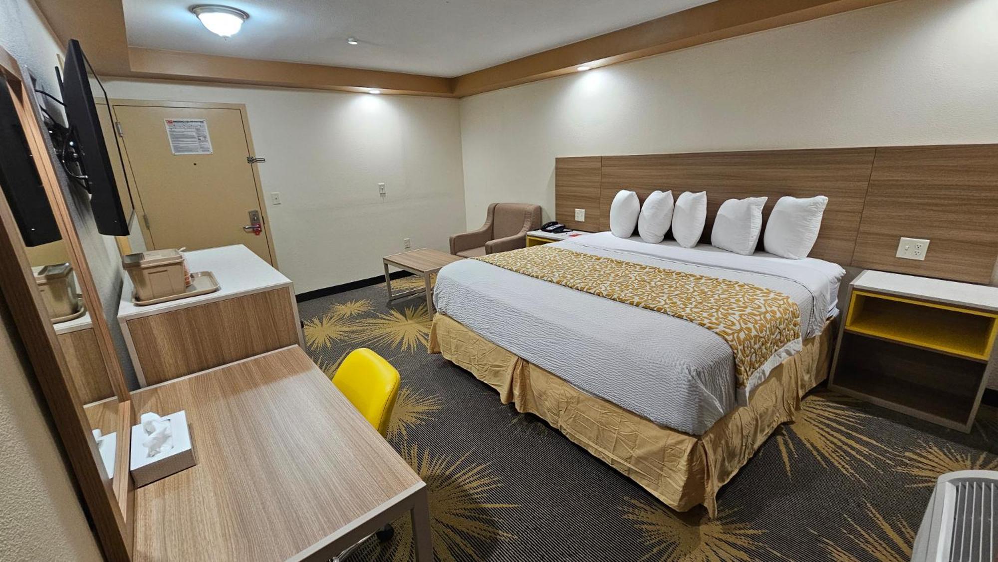 Econo Lodge Woodbridge Iselin Eksteriør billede