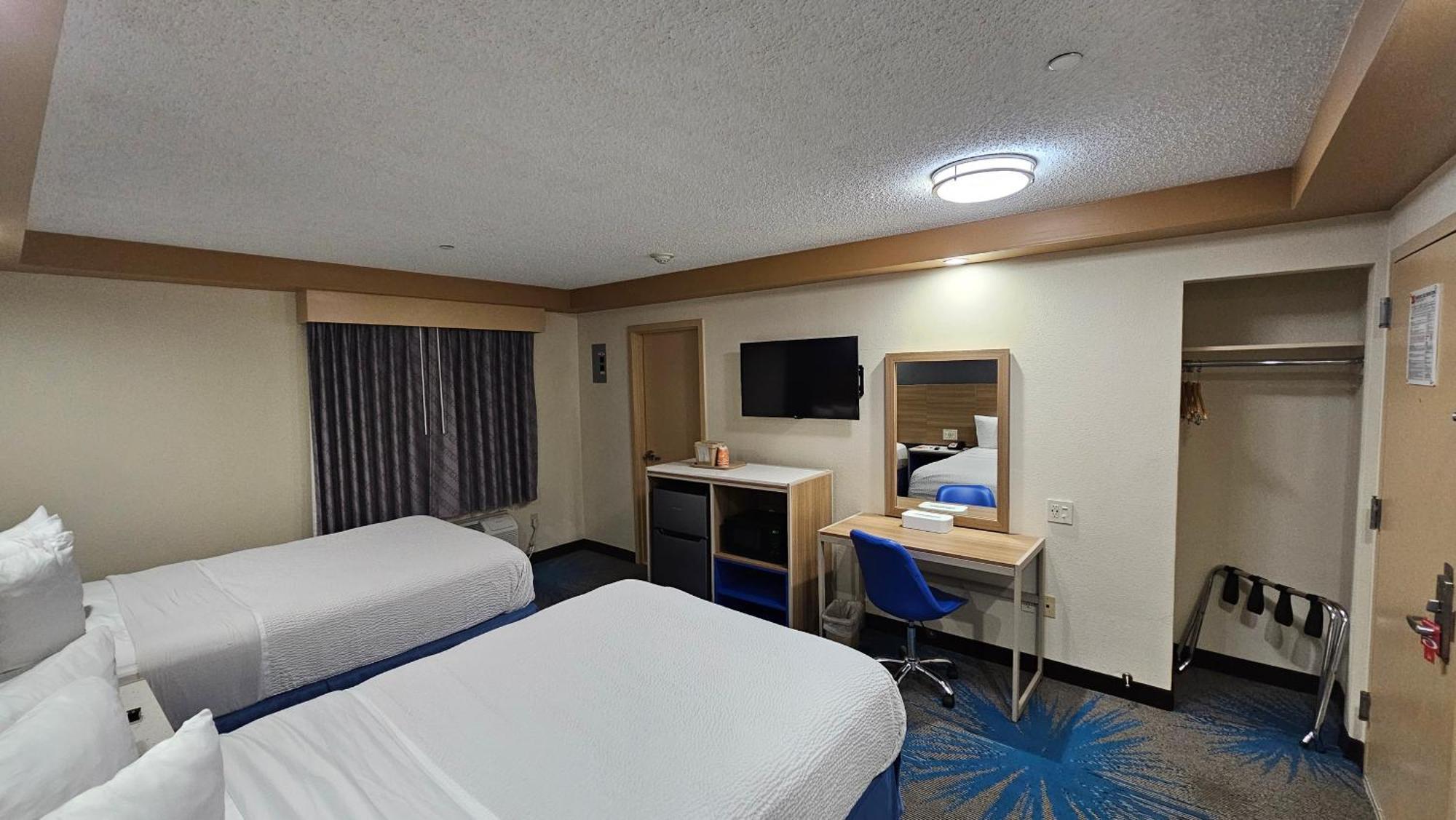 Econo Lodge Woodbridge Iselin Eksteriør billede