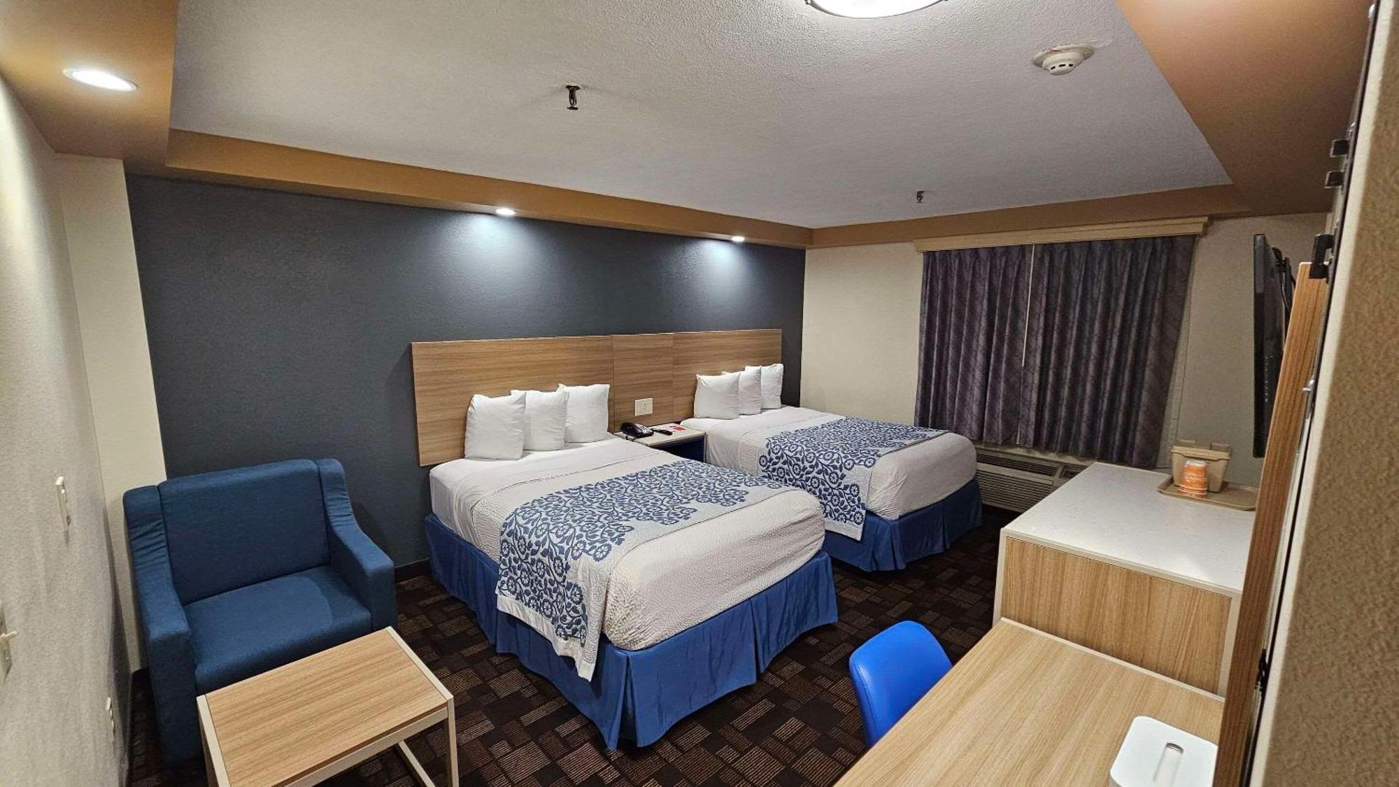 Econo Lodge Woodbridge Iselin Eksteriør billede