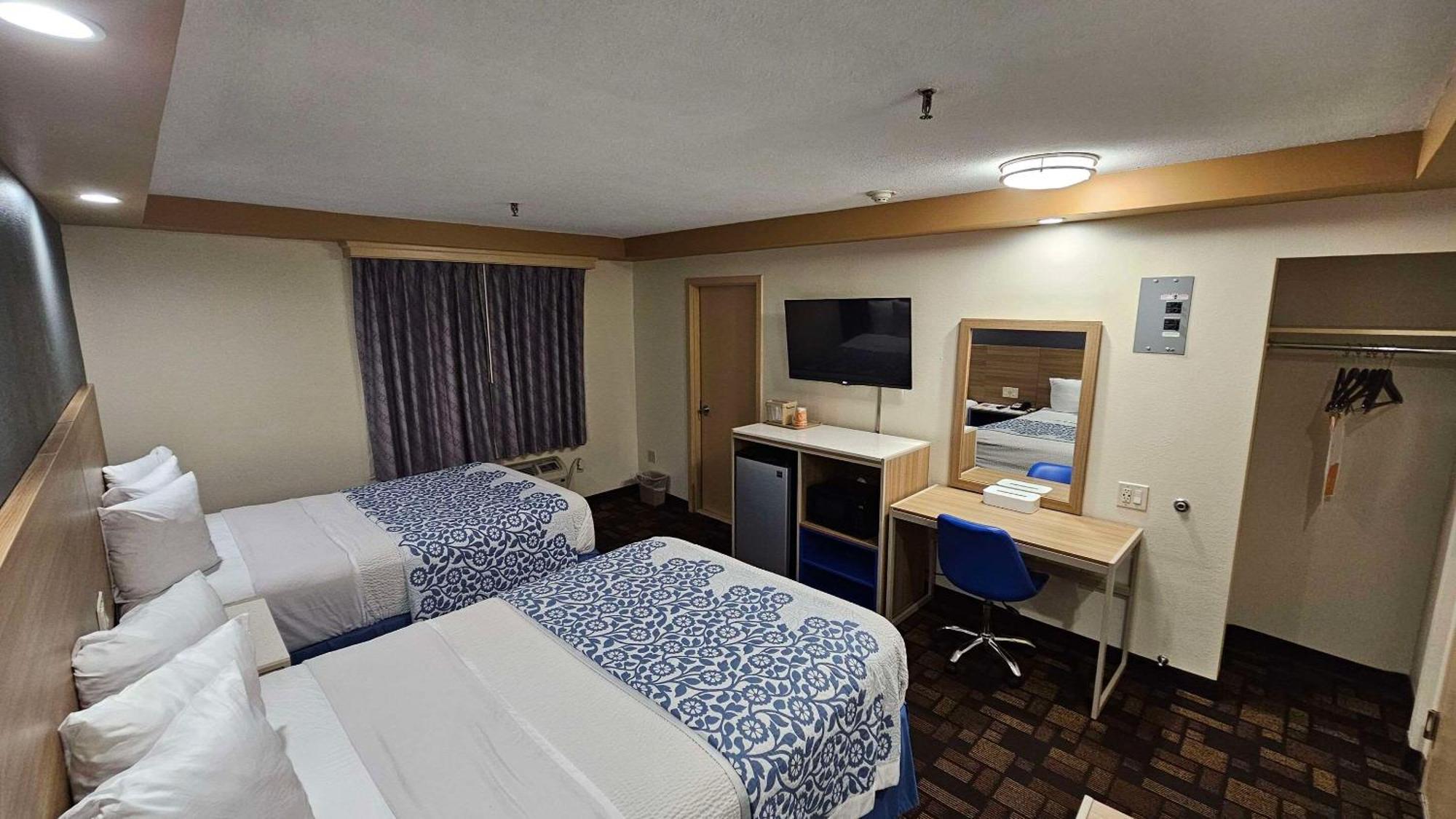 Econo Lodge Woodbridge Iselin Eksteriør billede