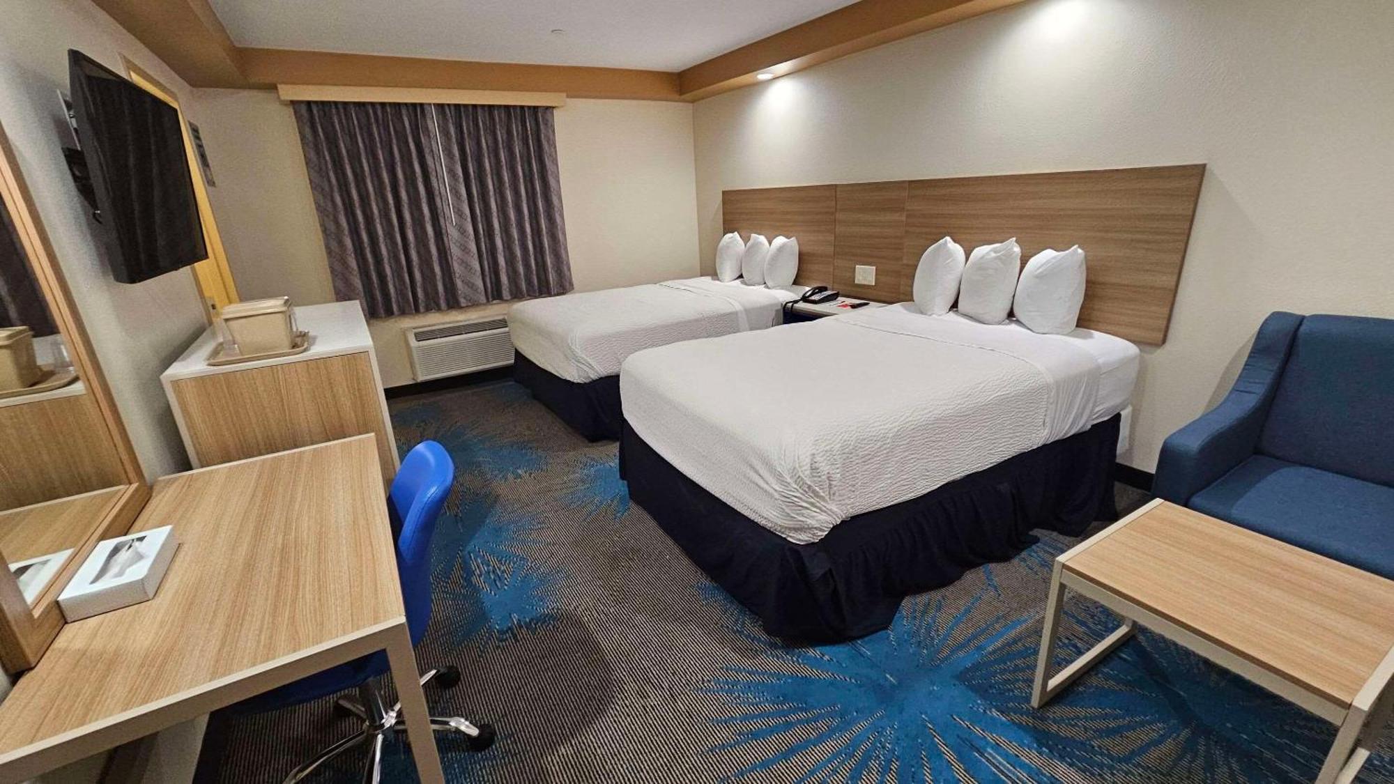 Econo Lodge Woodbridge Iselin Eksteriør billede