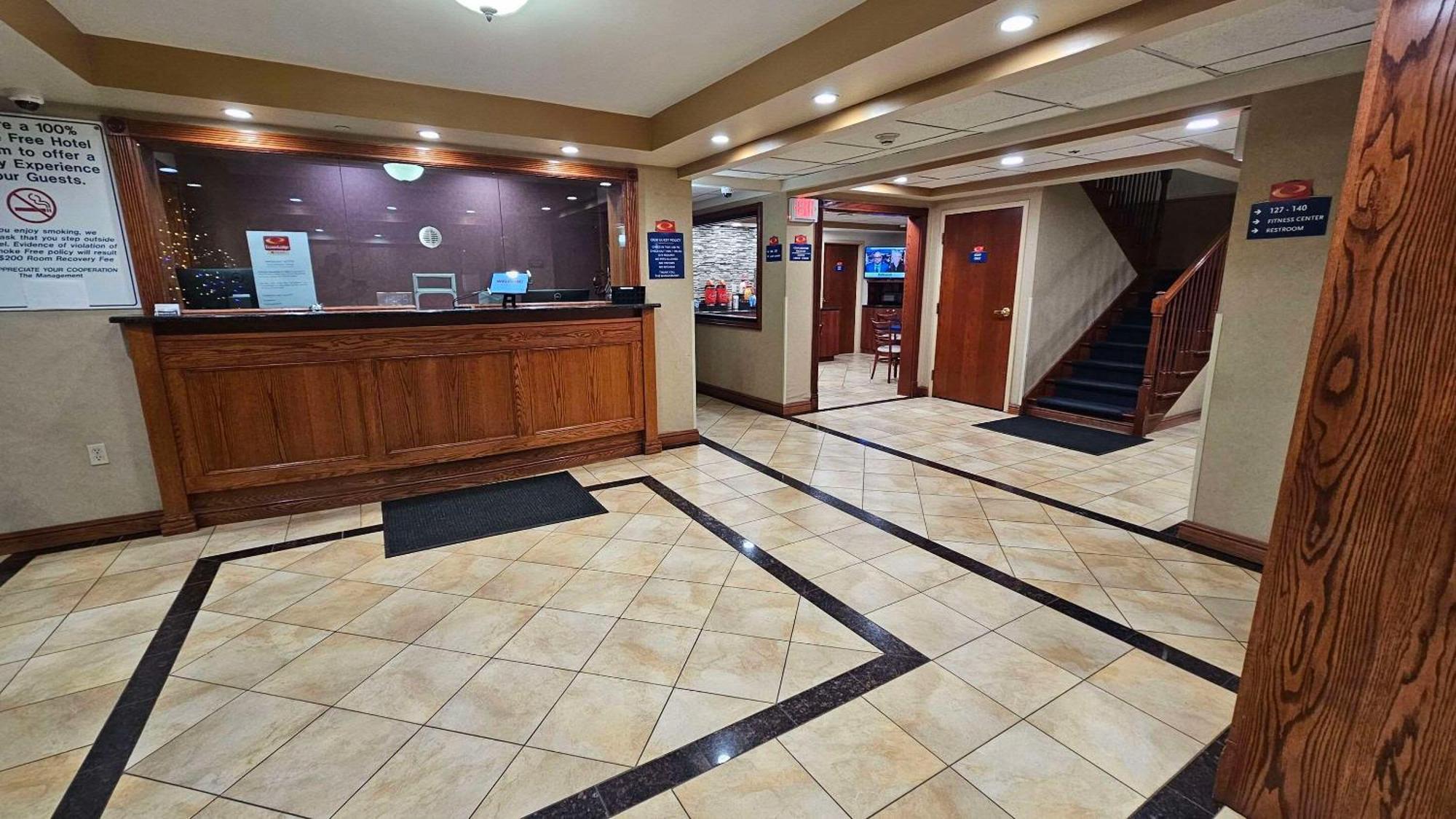 Econo Lodge Woodbridge Iselin Eksteriør billede